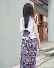 Load image into Gallery viewer, 白色針織背心穿搭
